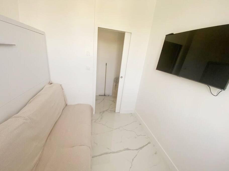 Appartement 2P Idealement Place Juan Les Pins Exteriör bild