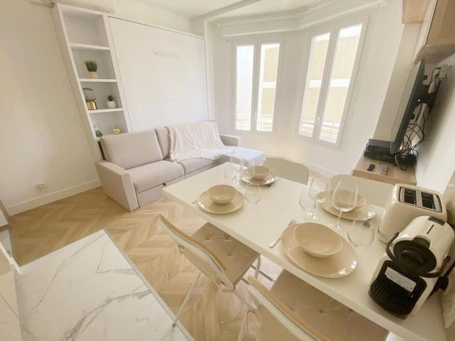 Appartement 2P Idealement Place Juan Les Pins Exteriör bild